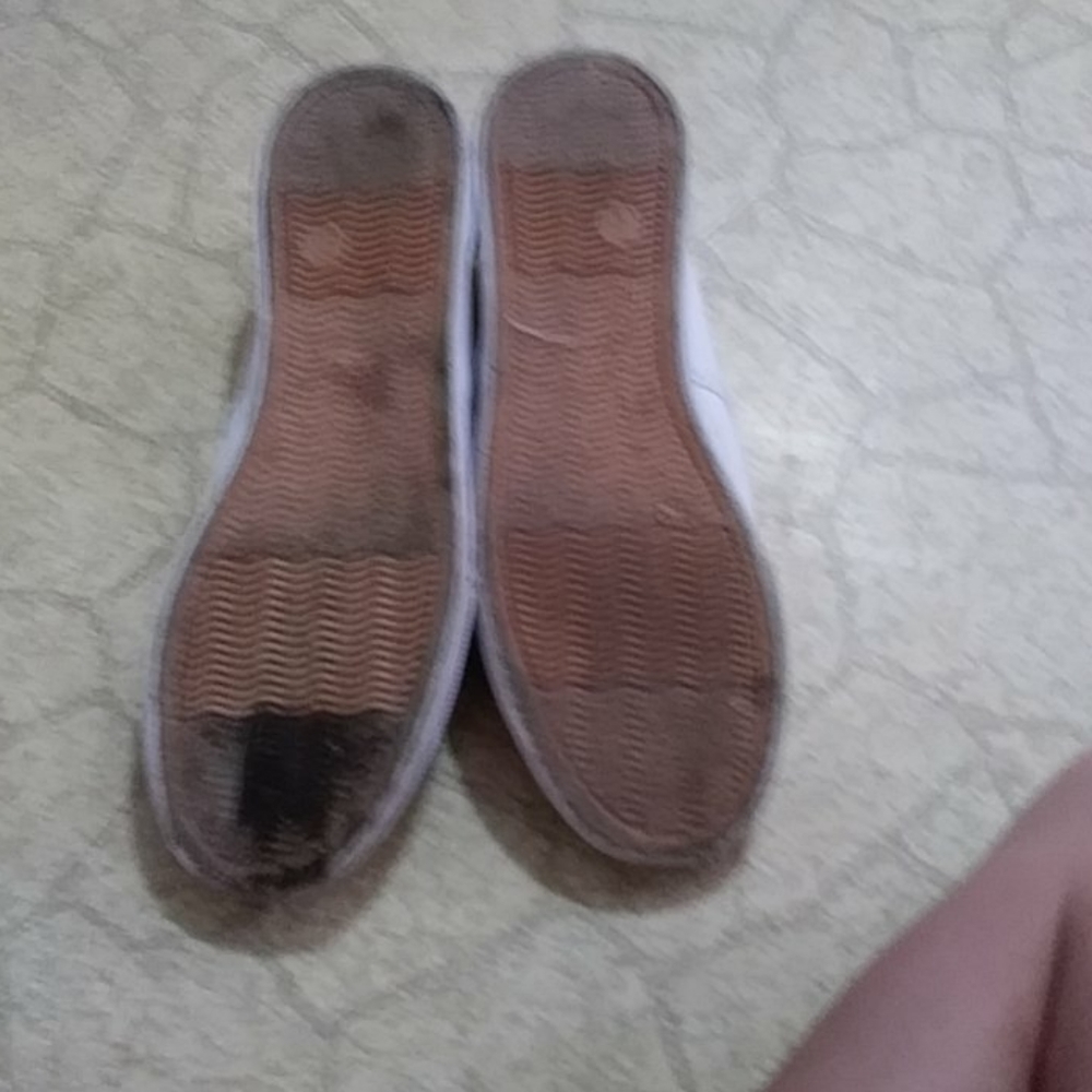 Shoes - Picture 4 of 4